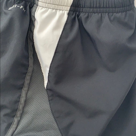 NIKE Dri-Fit running  shorts - Picture 5 of 6